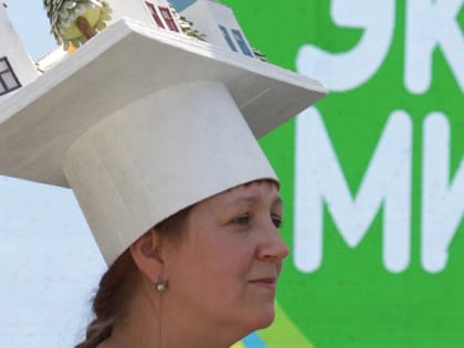 Путь туалетного засора наглядно показали на экофестивале в зоопарке