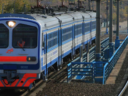 18-летний парень погиб под колёсами электрички в Новосибирске