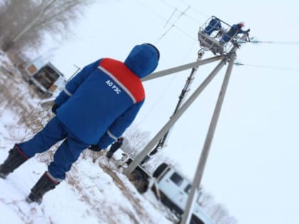 14 тысяч человек остались без света в Новосибирской области из-за непогоды