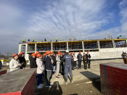 Студенты института строительства посетили СКИФ – самый уникальный строящийся объект в регионе