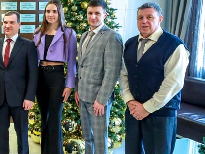 «Мы вами гордимся»: мэр Кудрявцев поздравил чемпионок мира по плаванию