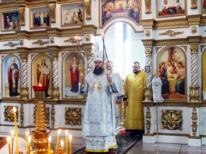 Архиерейская литургия в Троицком соборе р. п. Ордынское