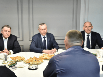 Губернатор обсудил с приехавшим в отпуск бойцом СВО меры помощи военнослужащим