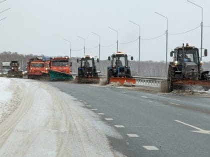 На 100 новых машин пополнился автопарк снегоуборочной техники в регионе