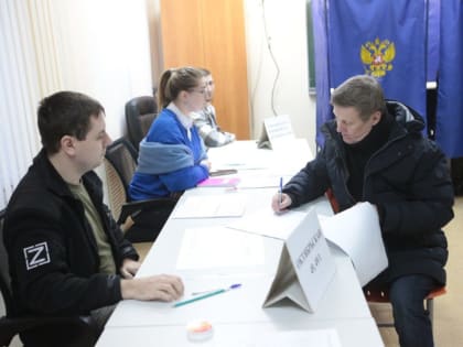Мэр Новосибирска проголосовал на довыборах в Совет депутатов