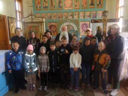 Экскурсия группы детей в ордынский храм «Неопалимая Купина»
