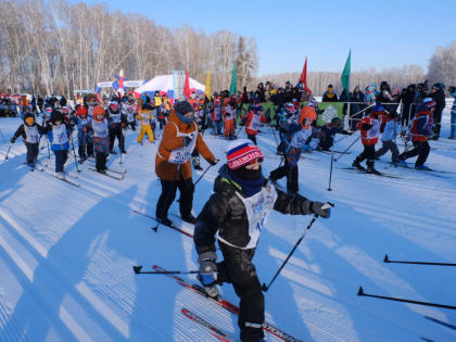 Тысячи новосибирцев участвовали в «Лыжне России» в Академгородке