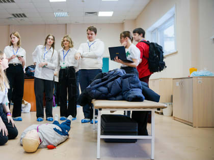 Медицинский турнир школьников завершился в НГУ