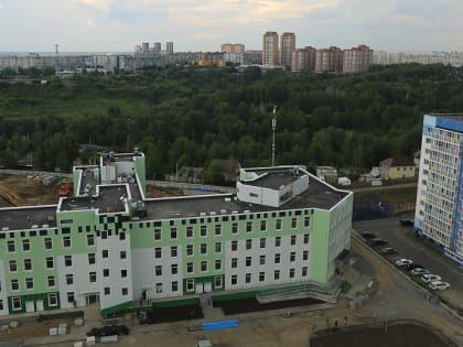 Мэр Локоть поздравляет строителей с праздником
