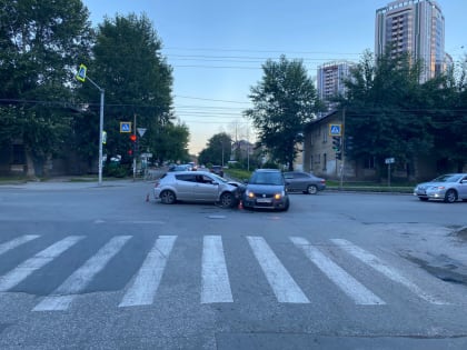 Две девочки пострадали в ДТП в Новосибирске