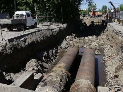 У детсада на улице Оборонной в Новосибирске сузили дорогу