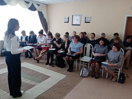 На базе МБДОУ детского сада №10 «Золотой улей» прошел семинар заведующих и старших воспитателей