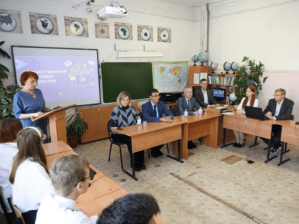 В школах Новосибирской области стартовал новый сезон образовательного ИТ-проекта «Урок цифры»