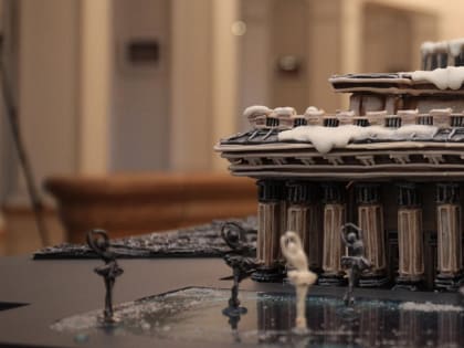 «Съесть не дадим»: в НОВАТ привезли его 25-килограммовую пряничную копию