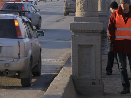 На подъездах к Октябрьскому мосту пересчитают весь транспорт