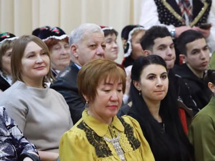 Говорить на якутском и немецком научили новосибирцев ко Дню родного языка