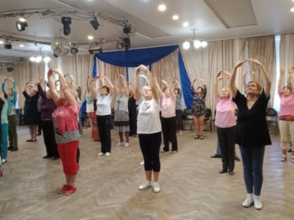 Новосибирская студия «Элегантный возраст» закрывает свой четвертый сезон