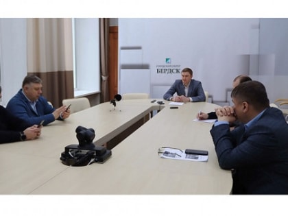 Зимнее содержание дорог. Сергей Лавров провёл совещание с руководителями профильных структур