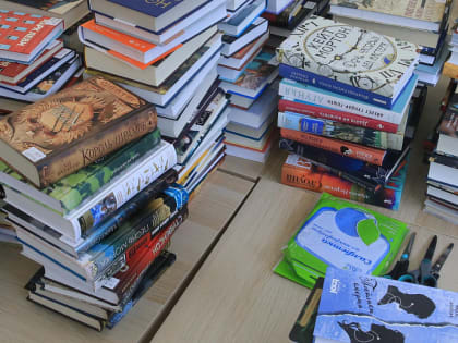В Новосибирске дарят книги тем, кто не может их купить