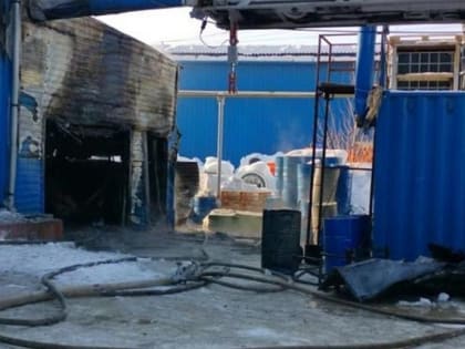 Склад с котельной потушили на Бердском шоссе в Новосибирске