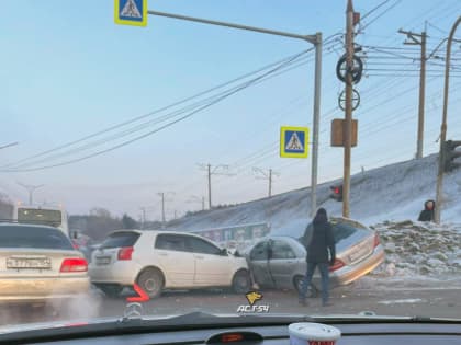На въезде в Нижнюю Ельцовку произошло тройное ДТП (изменено)
