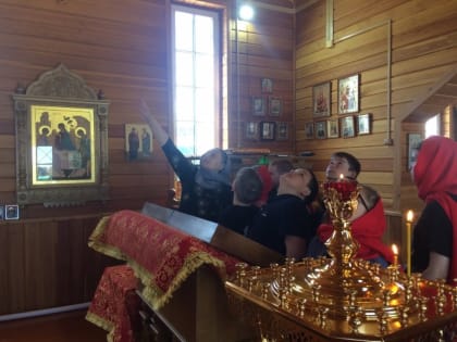 Экскурсия школьников в храм во имя св. муч. Иоанна Воина с. Ивановки