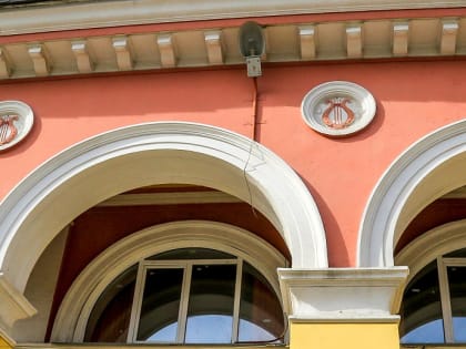 Ровесник оперного: как живёт ДК, где крутили первое 3D-кино в Новосибирске