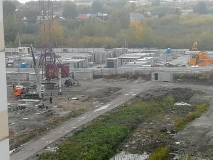 Недостроенную концессионную школу начали разбирать в Новосибирске