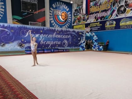 Больше пятисот новосибирских и омских гимнасток съехались в Куйбышев