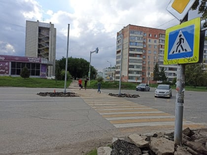 На шестиполосной дороге в Бердске появится светофор на пешеходном переходе