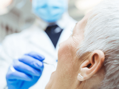 Как новосибирцам бесплатно получить или отремонтировать зубные протезы