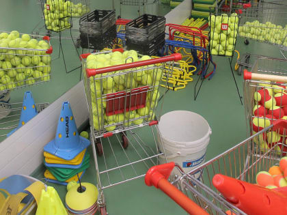 Учредители решили закрыть крупнейший теннисный клуб Новосибирска