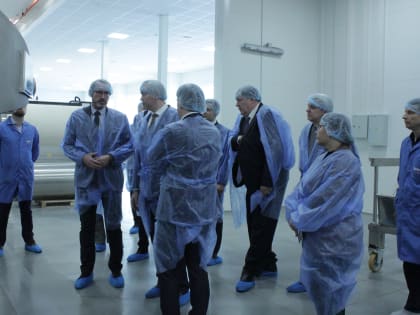 Губернатор Новосибирской области Андрей Травников посетил ООО «Белла Сибирь»