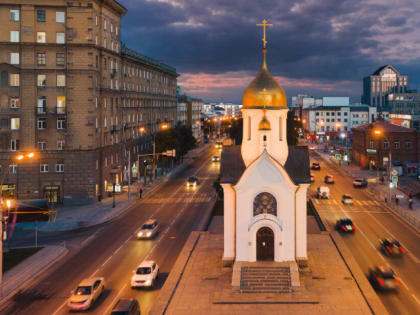 В Новосибирске закрыли часовню Святого Николая Чудотворца на Красном проспекте: всё дело в ремонте