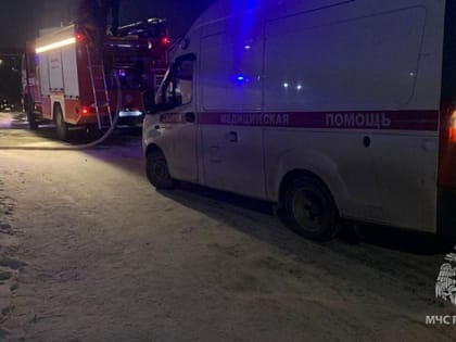 В Новосибирске женщина погибла в горящем частном доме на улице Седова