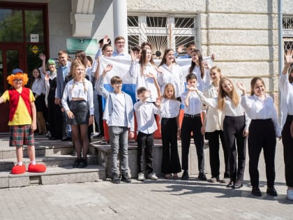 Юные новосибирцы встретились с Анной Юрьевной Кикиной