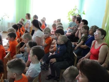 Куйбышевские творческие дети подняли настроение малышам