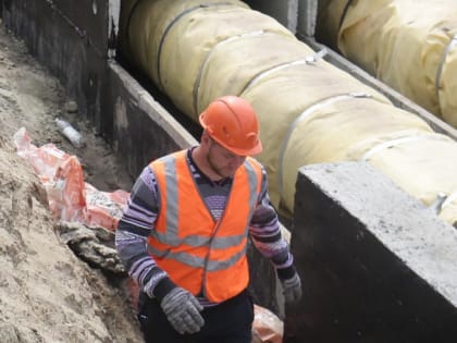 Улицу Ползунова сузили на три метра из-за работ на теплотрассе