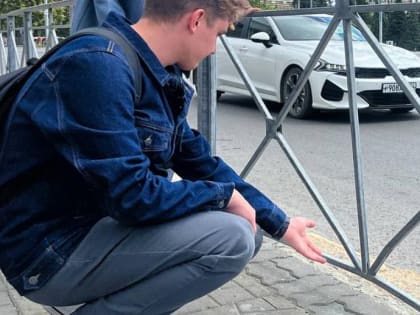Иллюзия безопасности: мнение урбаниста о заборах в центре Новосибирска