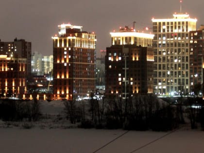 Ночной Новосибирск: светящиеся небоскрёбы, белые львы и свой Биг-Бен