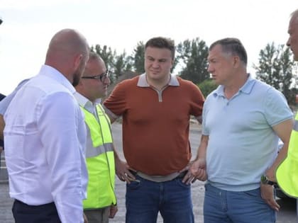 Вице-премьеру Хуснуллину показали стройки в городе Омске