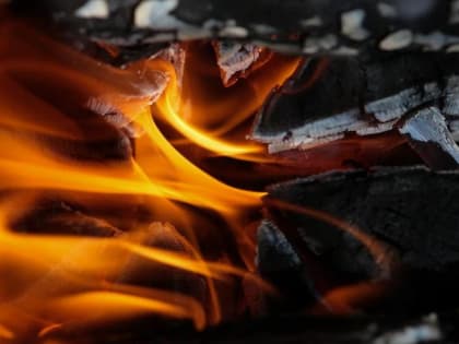 В Новосибирске новогодний фейерверк поджёг два балкона