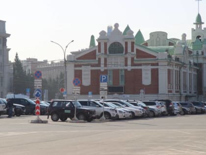 Платная парковка вводится на площади Ленина в Новосибирске