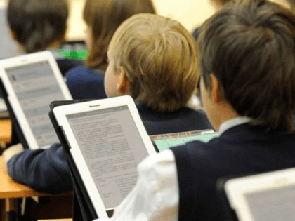 Более 200 сельских педагогов и школьников завершили обучение в рамках регионального гранта в сфере IT