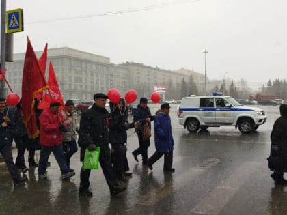 Вопреки: в Новосибирске прошло Первомайское шествие КПРФ