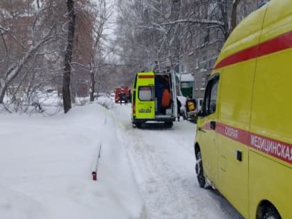 10-летний мальчик выпрыгнул с 4 этажа из горящей квартиры в Новосибирске