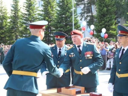 В Новосибирске состоялся выпускной для 250 офицеров Росгвардии