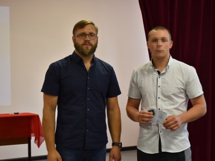 Торжественная церемония вручения серебряных и бронзовых знаков отличия Всероссийского физкультурно-спортивного комплекса «Готов к труду и обороне» прошла в средней школе Новосибирс