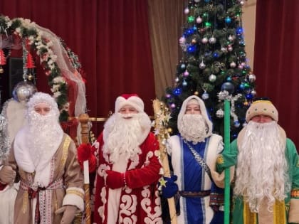 Праздников много не бывает