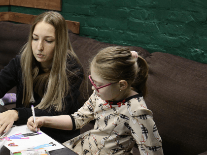 Конкурс «Мой герой»: лучшие рисунки украсят открытки ко Дню Победы